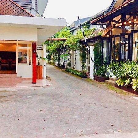 Belaya Hotel Jepara Exterior foto