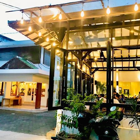 Belaya Hotel Jepara Exterior foto